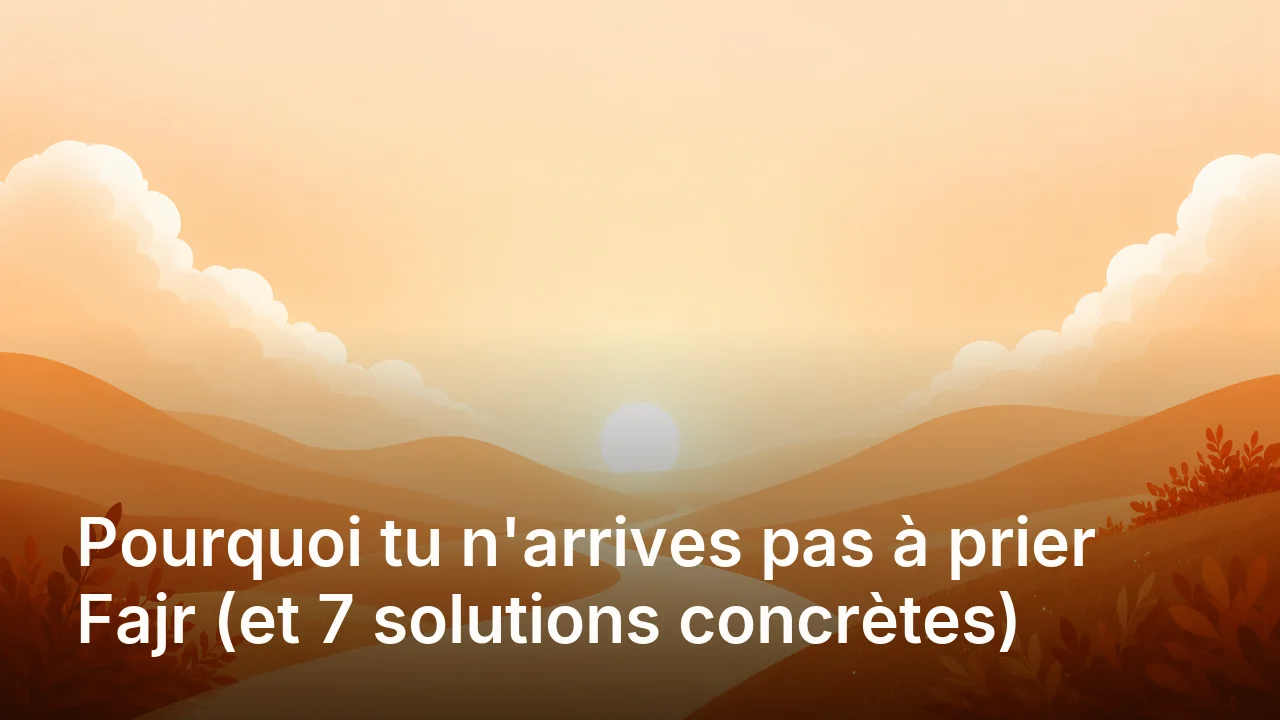 Ciel d'aube aux teintes pêche et crème, lumière rasante du soleil levant sur des collines calmes